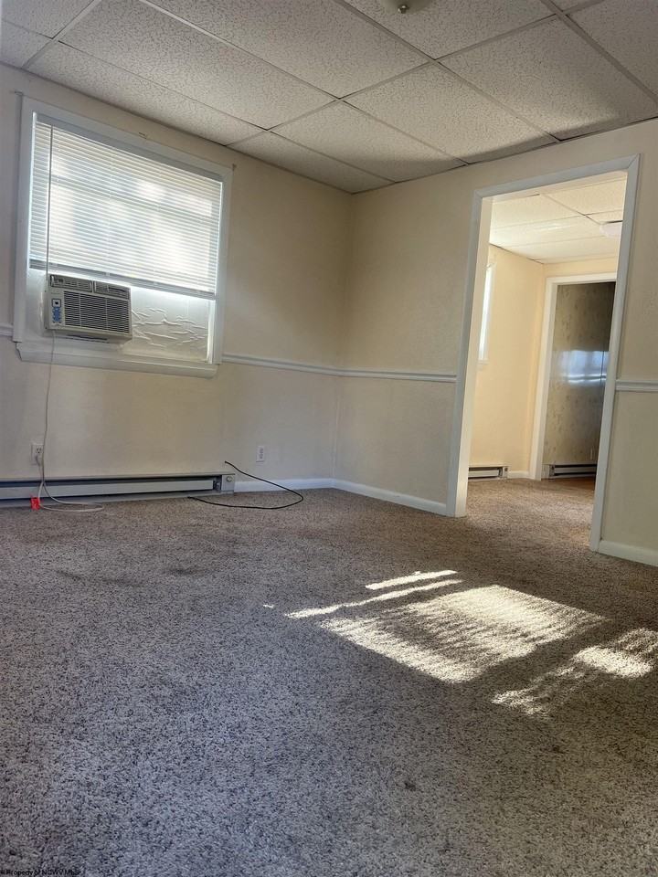 230 Cornell Ave - Photo 6 of 18