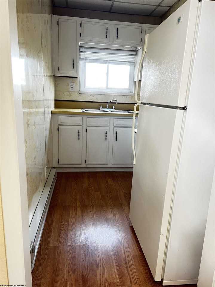 230 Cornell Ave - Photo 7 of 18