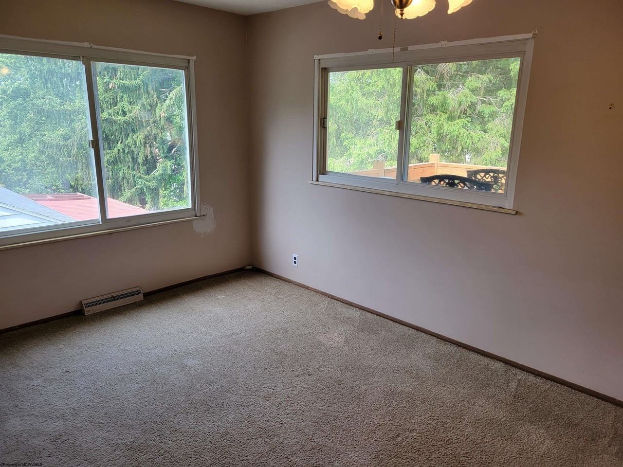 929 Garrison Ave - Photo 3 of 27