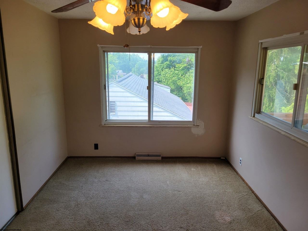 929 Garrison Ave - Photo 4 of 27