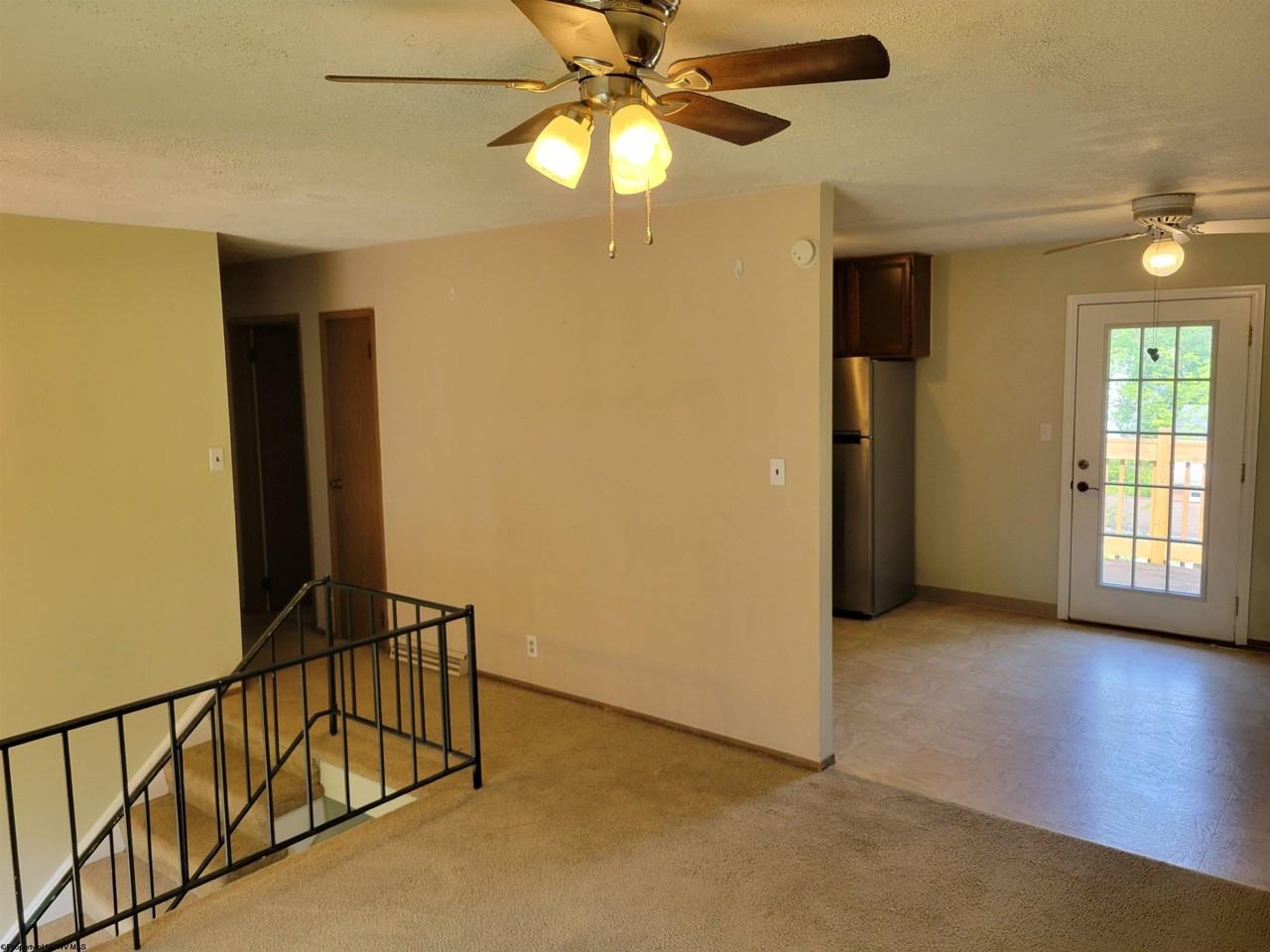929 Garrison Ave - Photo 7 of 27