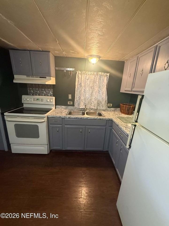 3115 Carter Ln - Photo 2 of 5