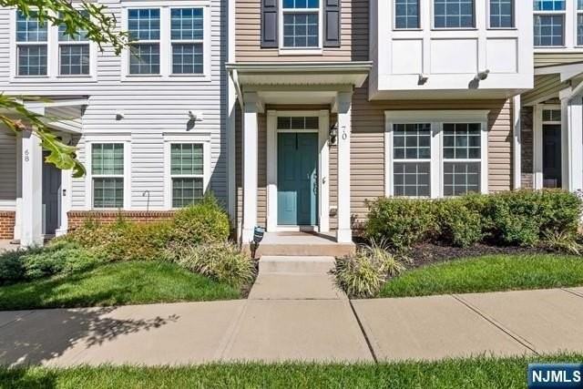 70 Truman Dr - Photo 3 of 42