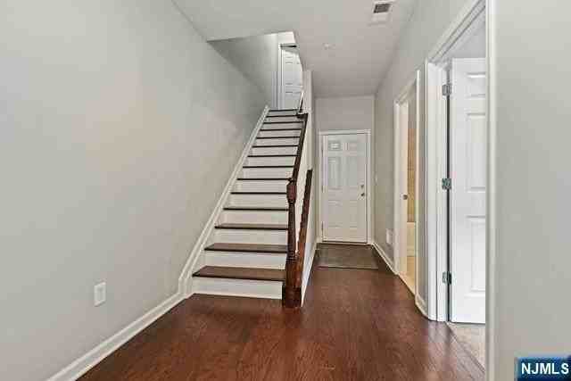 70 Truman Dr - Photo 5 of 42