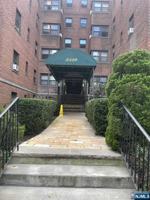 featured image of 2329 Hudson Ter #C9