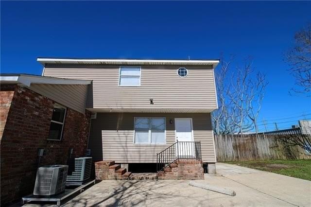 229 Oak Ave - Photo 2 of 18