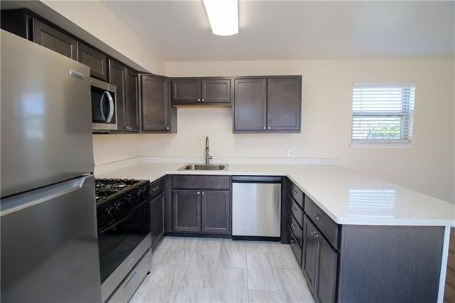 229 Oak Ave - Photo 7 of 18