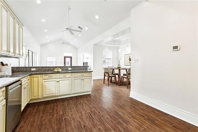 3316 Calhoun St - Photo 7 of 33