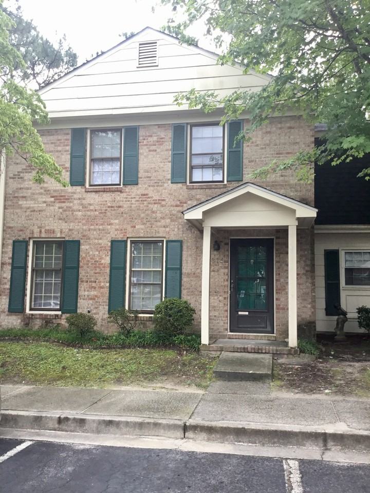 815 Seabury Ct - Photo 2 of 33