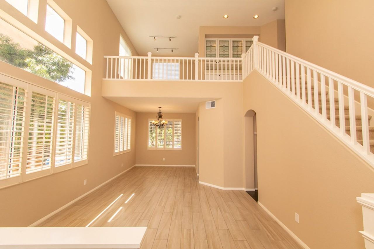 5321 Renaissance Ave - Photo 3 of 37