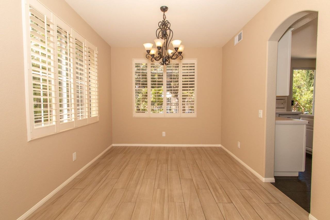 5321 Renaissance Ave - Photo 5 of 37