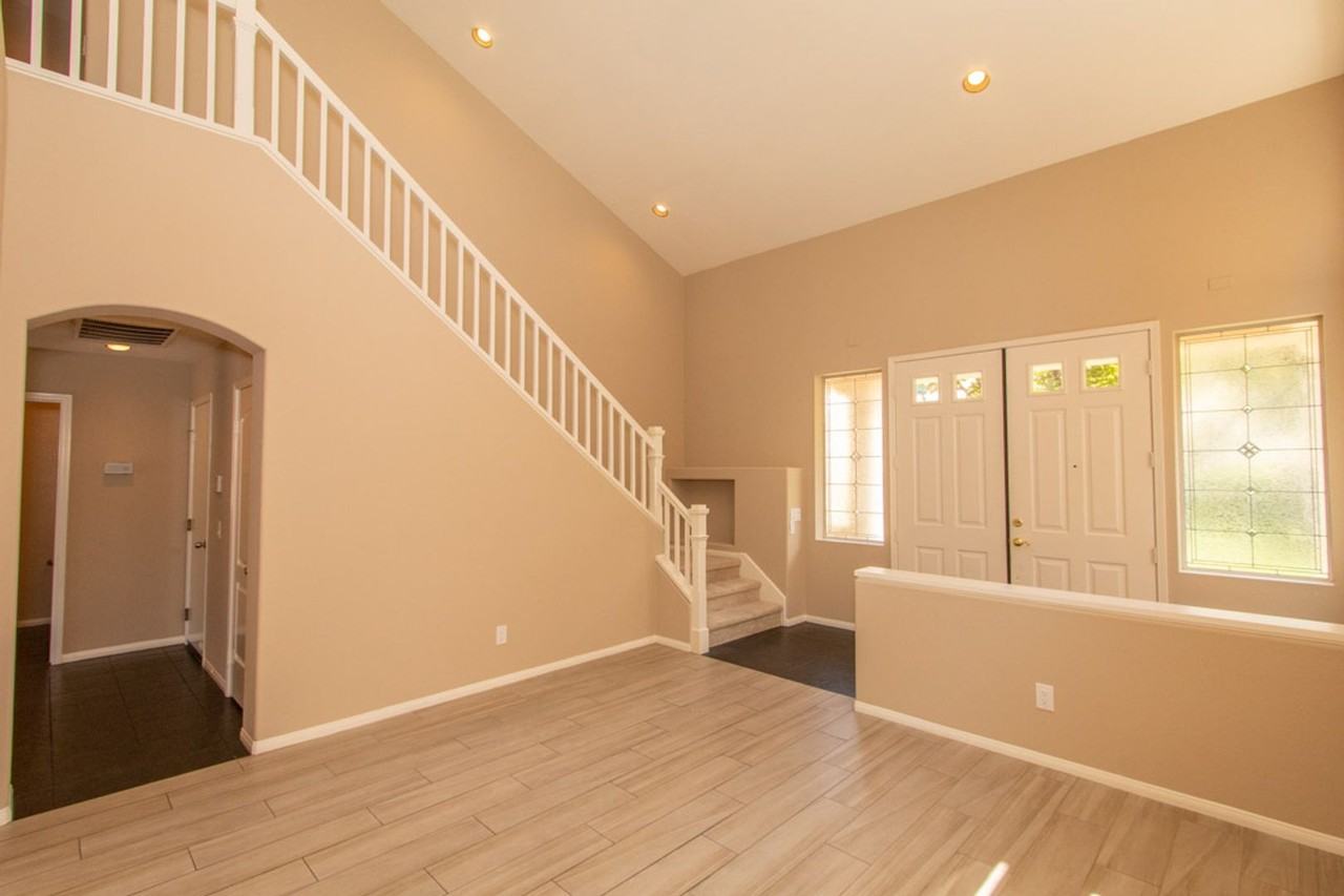 5321 Renaissance Ave - Photo 7 of 37