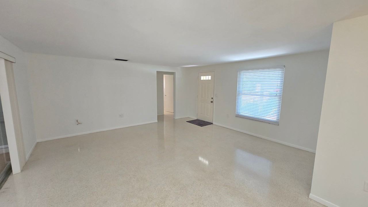 3512 S School Ave - Photo 4 of 26