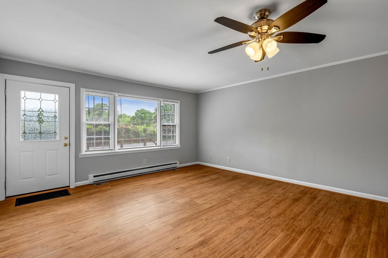 316 Friendway Rd - Photo 4 of 30
