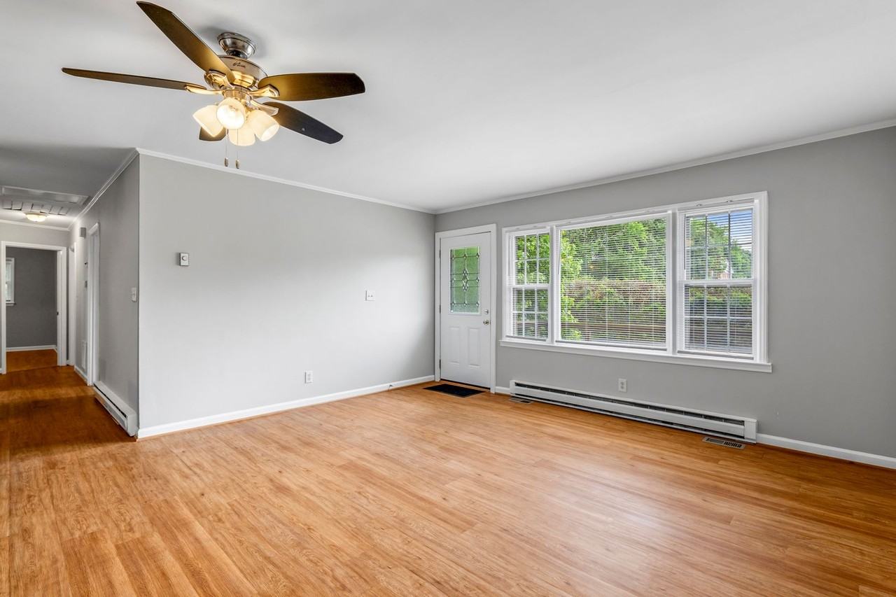 316 Friendway Rd - Photo 5 of 30
