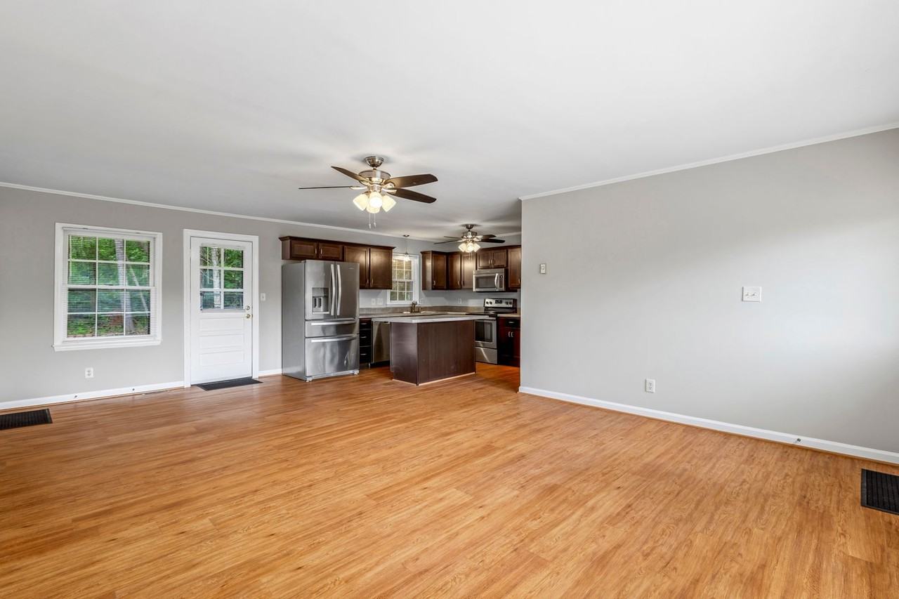 316 Friendway Rd - Photo 6 of 30