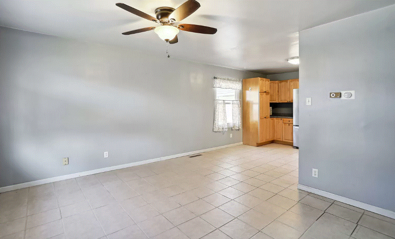 1706 Parkside Ter - Photo 3 of 13