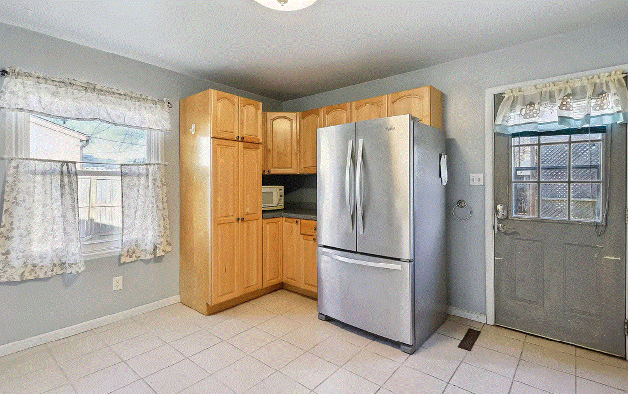 1706 Parkside Ter - Photo 7 of 13