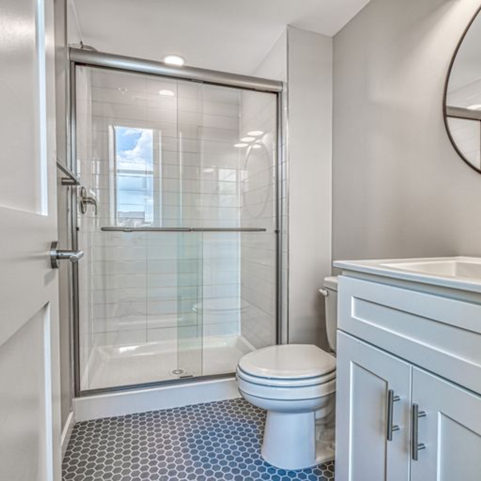 923 S East Ave - Photo 2 of 18