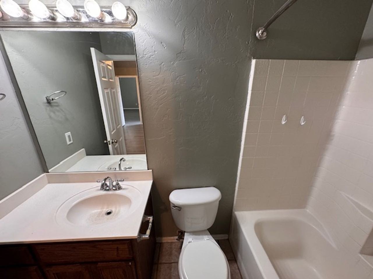8601 Canyon Trail Dr - Photo 4 of 10