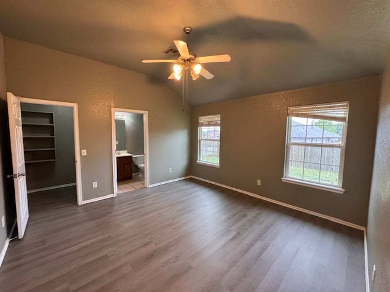 8601 Canyon Trail Dr - Photo 5 of 10
