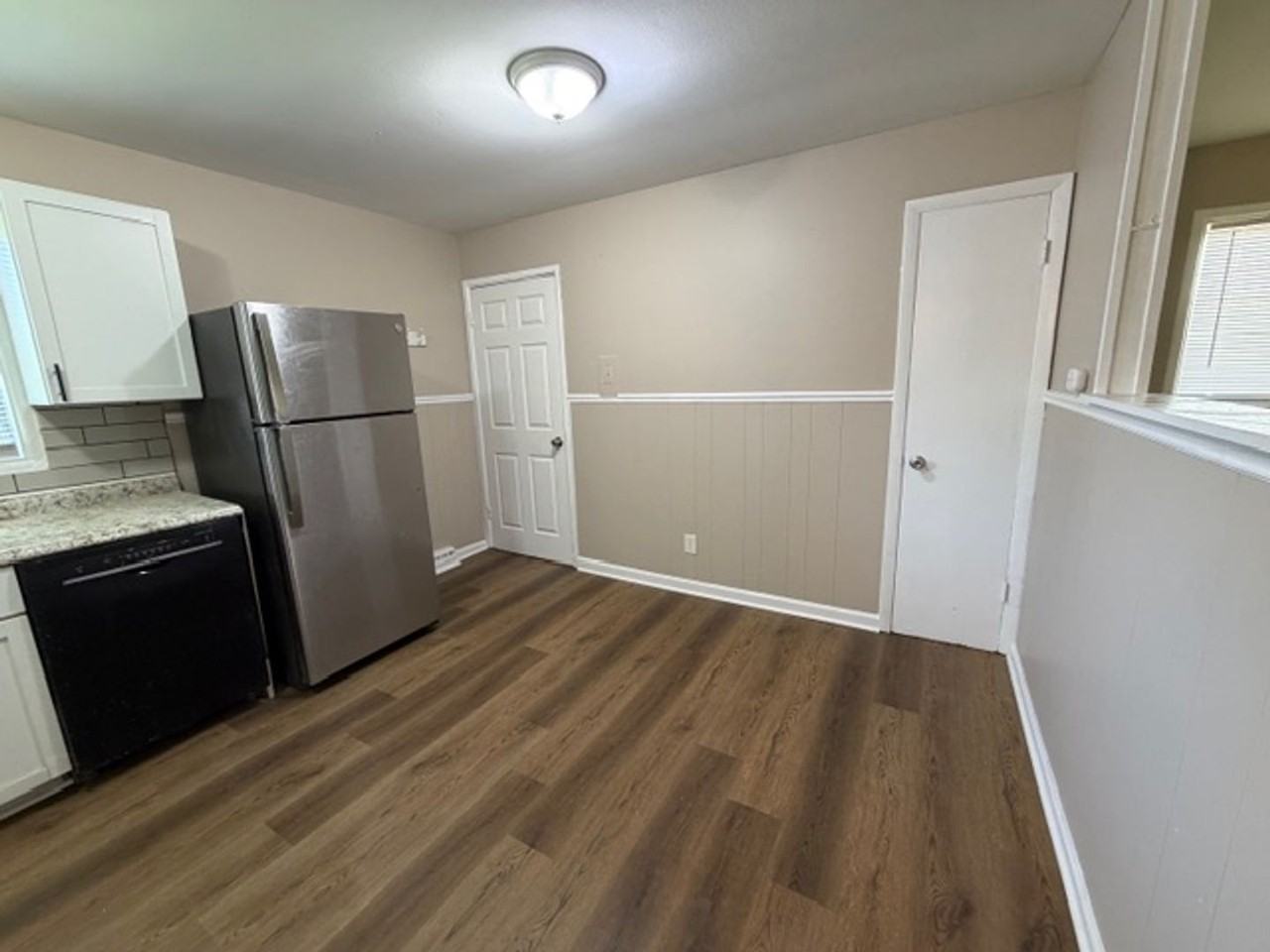 1141 Scott Ave - Photo 4 of 14