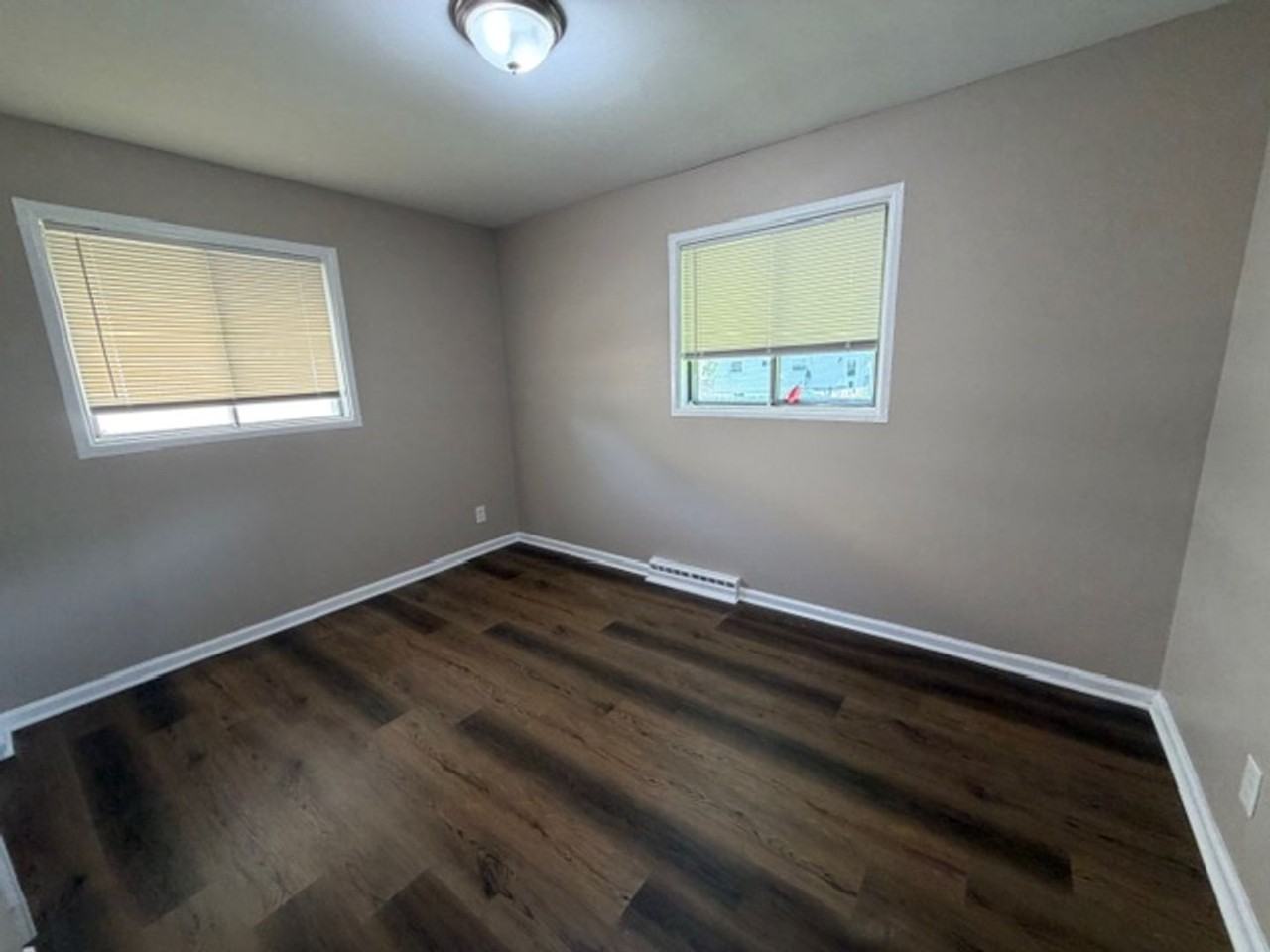 1141 Scott Ave - Photo 7 of 14