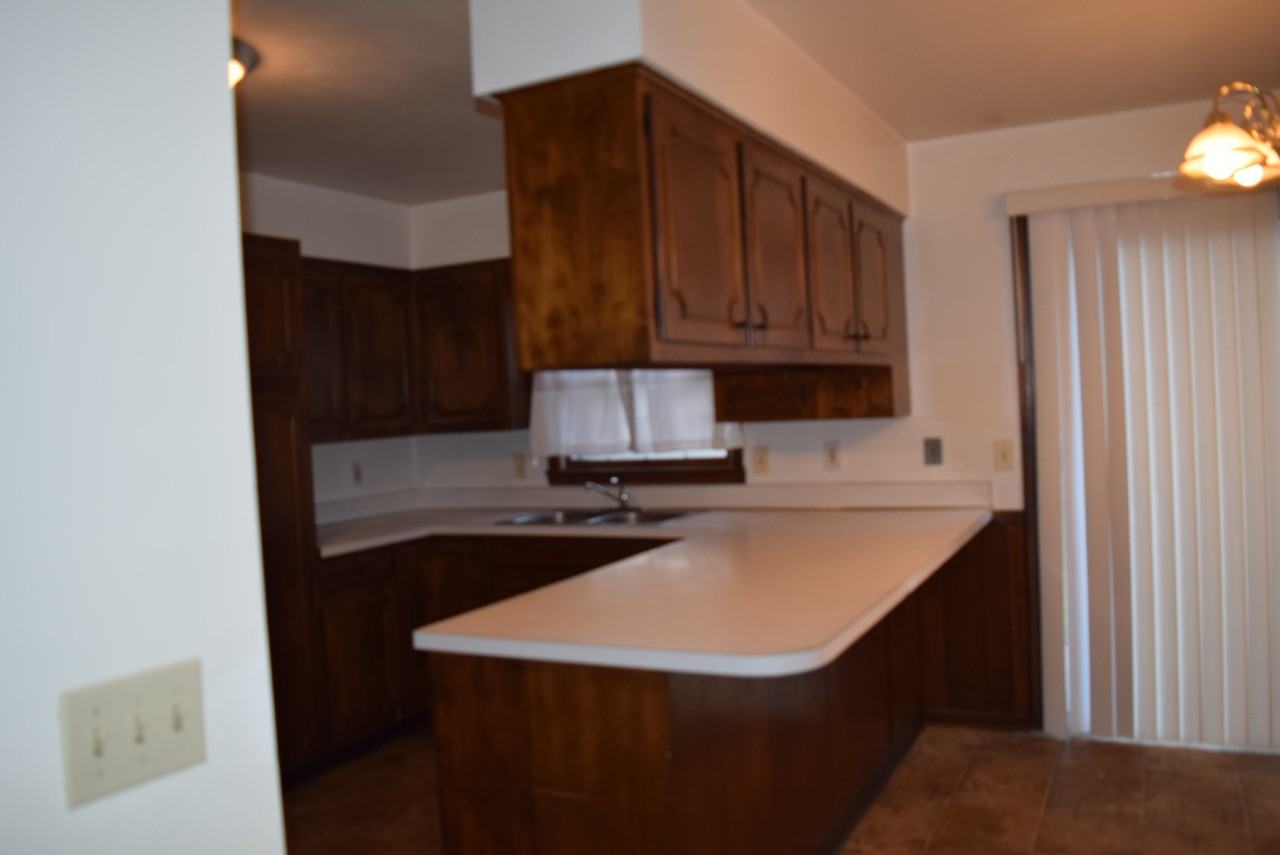 3600 Sandhurst Dr - Photo 2 of 10