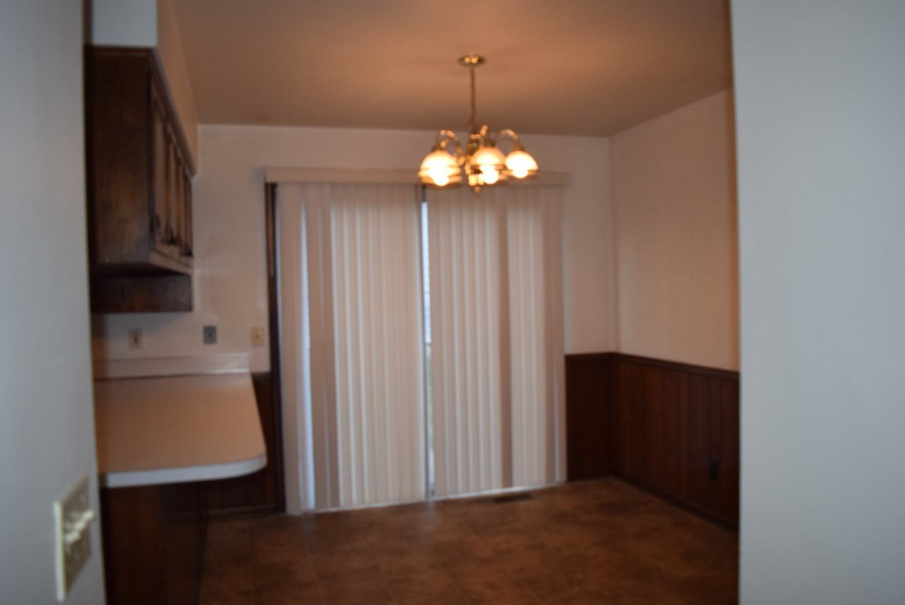 3600 Sandhurst Dr - Photo 3 of 10