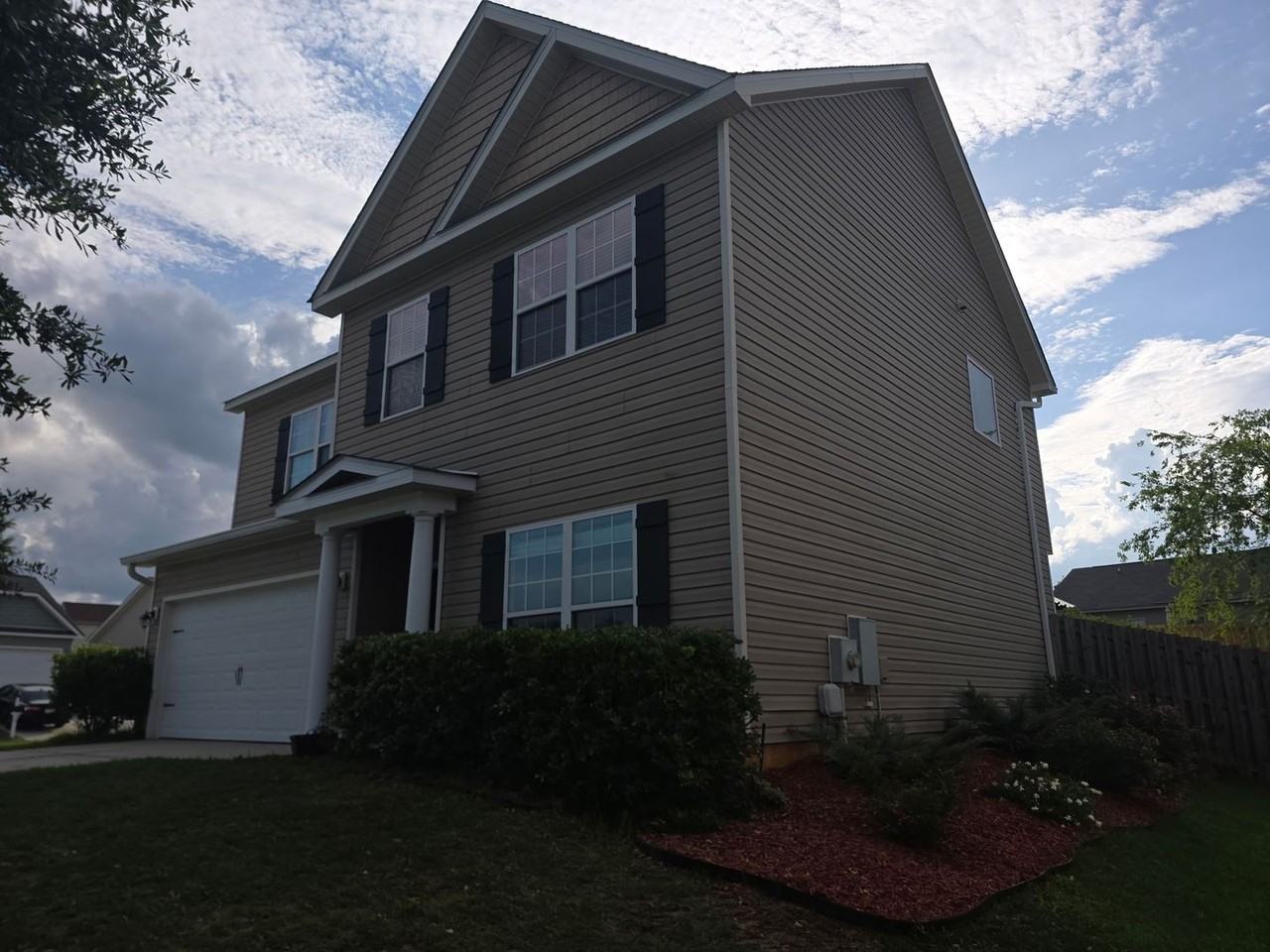 836 Westlawn Dr - Photo 3 of 26
