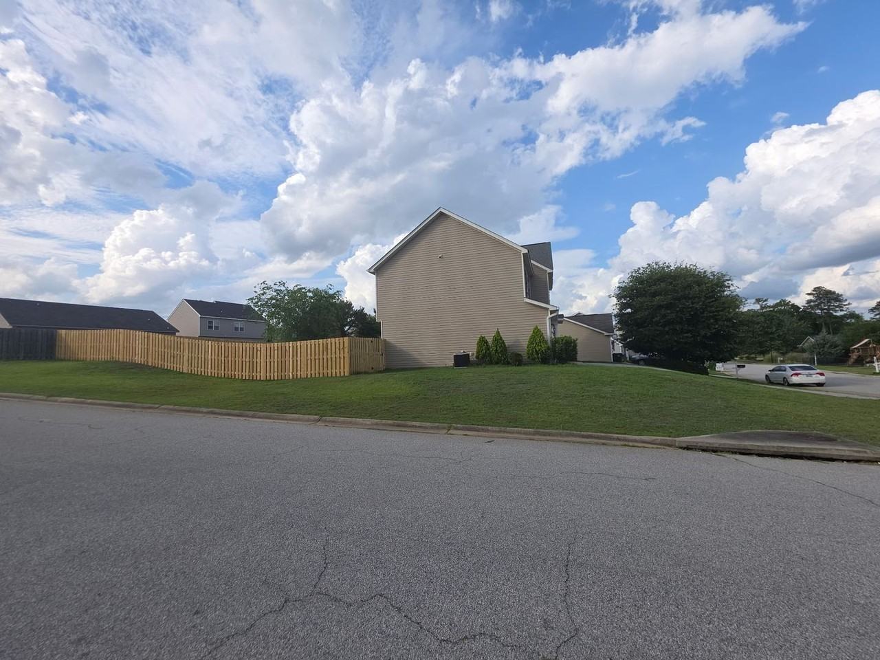 836 Westlawn Dr - Photo 4 of 26