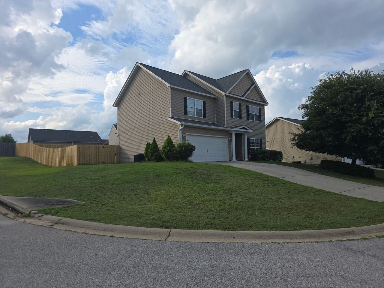 836 Westlawn Dr - Photo 5 of 26