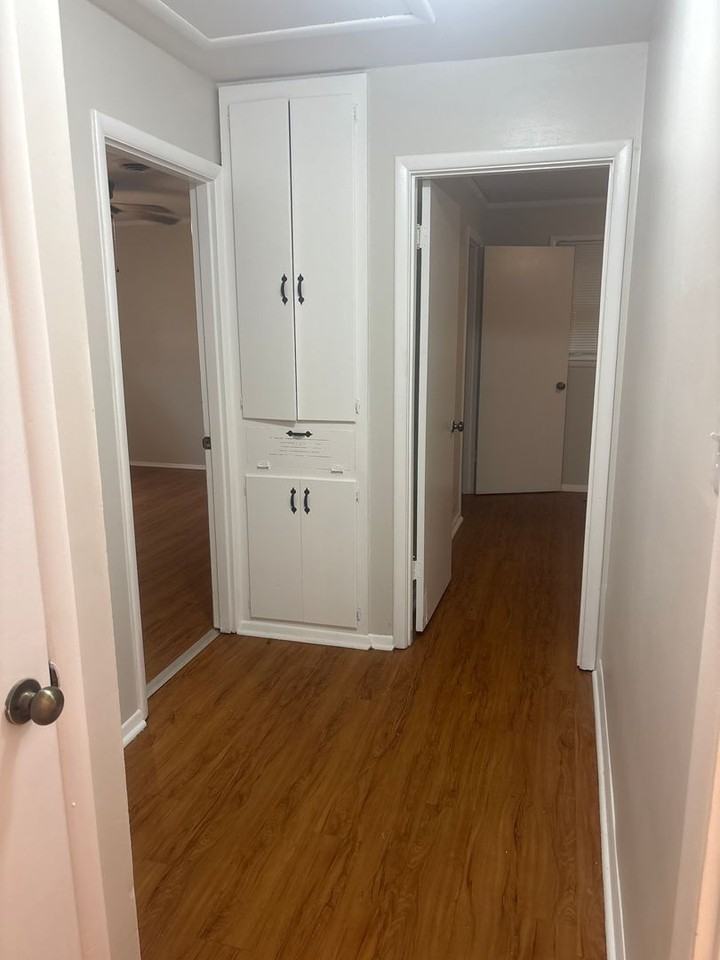 3323 Bedford Ln - Photo 3 of 17