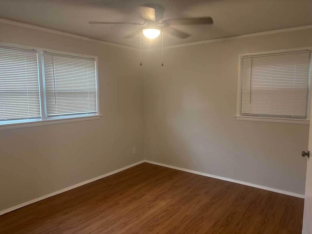 3323 Bedford Ln - Photo 4 of 17