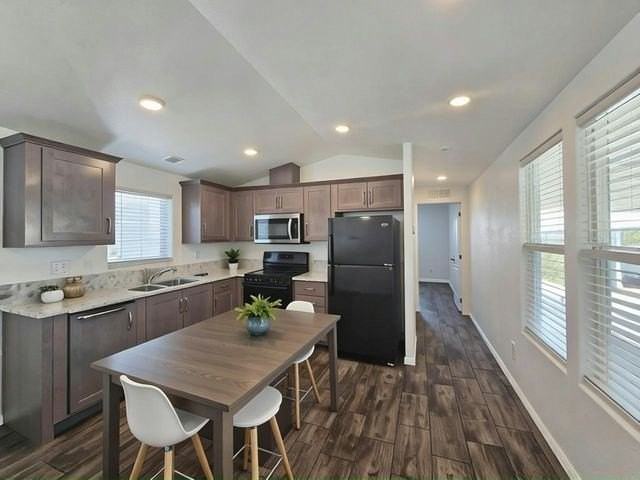 3825 N Nellis Blvd Trlr 67 #67 - Photo 2 of 7