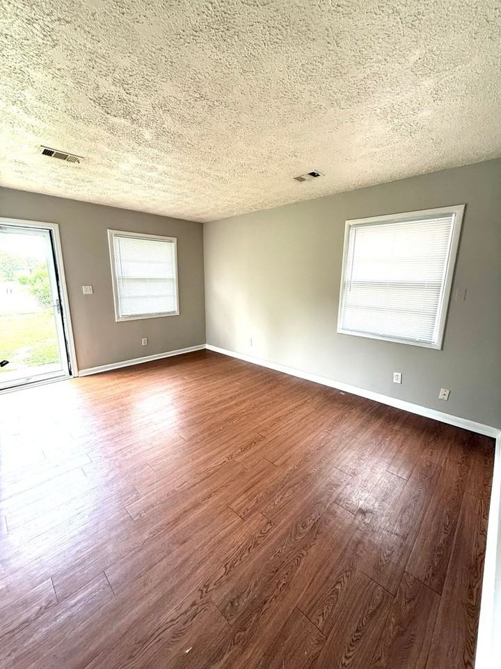 3024 Tyler Rd - Photo 4 of 10