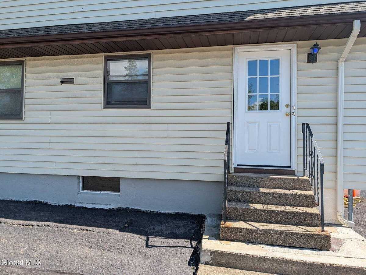 1729 Ferguson St #2 - Photo 4 of 19
