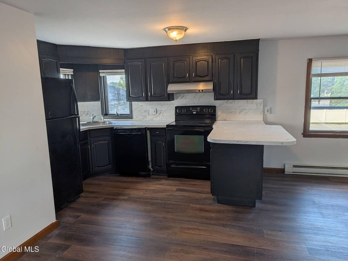 1729 Ferguson St #2 - Photo 6 of 19