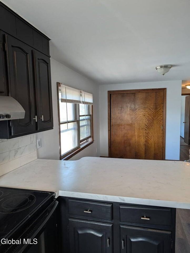 1729 Ferguson St #2 - Photo 7 of 19