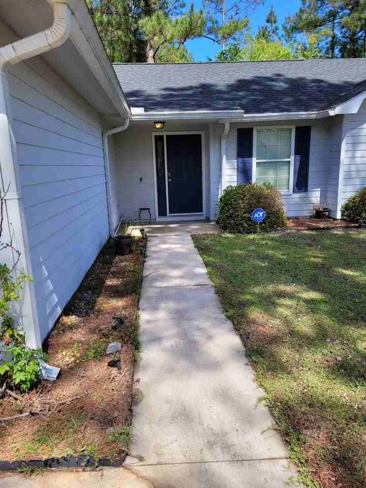 124 Huntington Dr - Photo 2 of 10