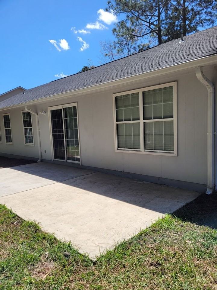124 Huntington Dr - Photo 3 of 10