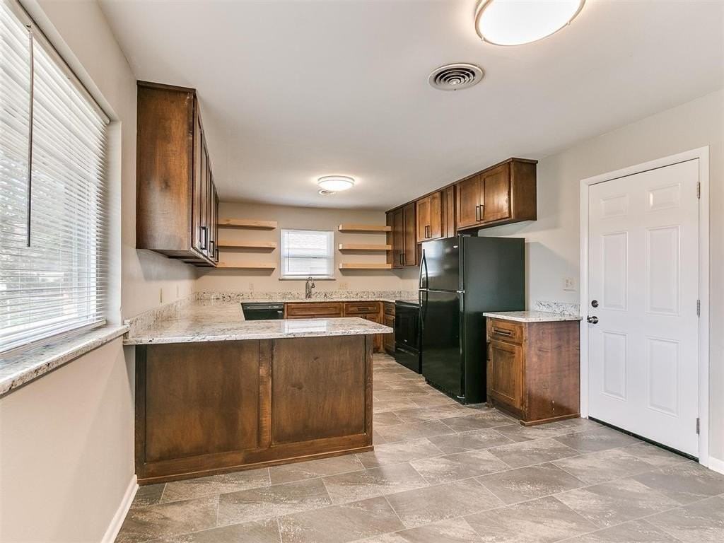 1314 Sycamore St - Photo 6 of 23