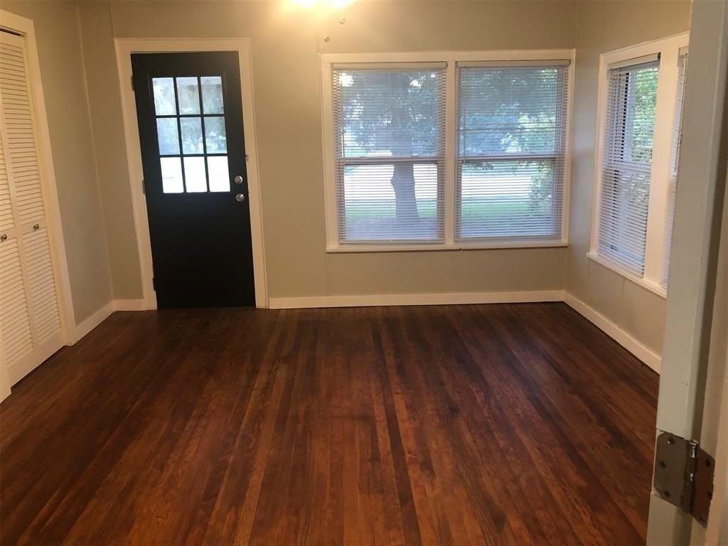 600 N Broadway - Photo 2 of 16