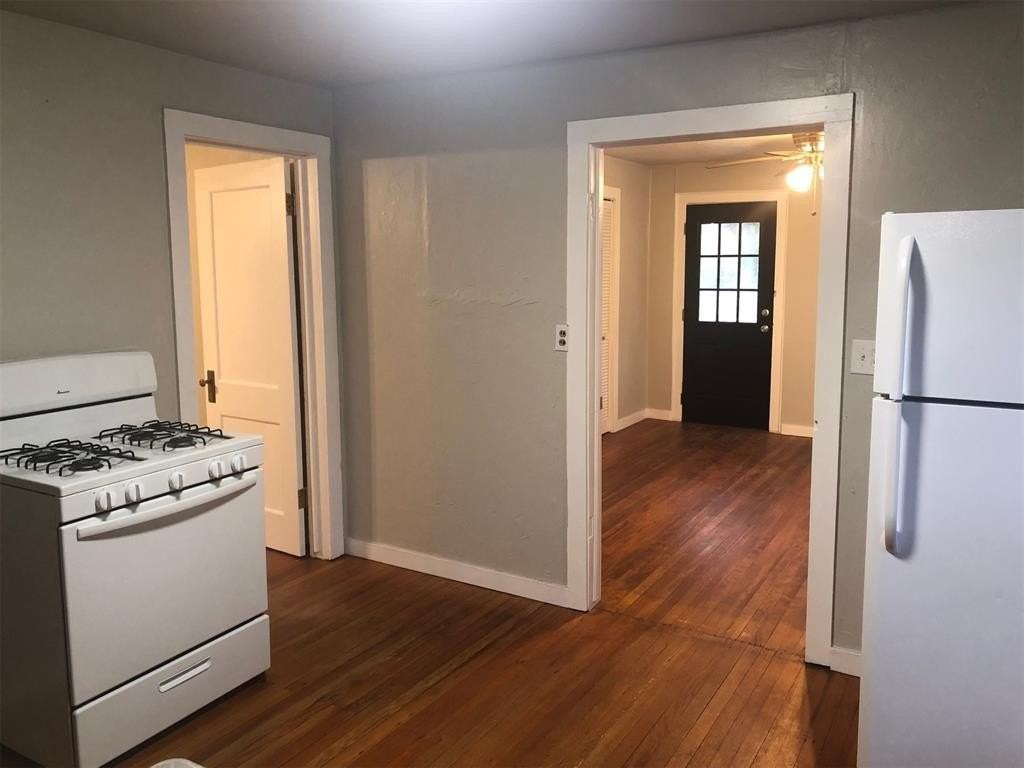 600 N Broadway - Photo 5 of 16