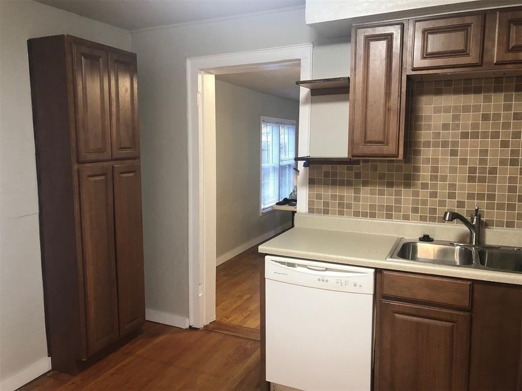 600 N Broadway - Photo 6 of 16