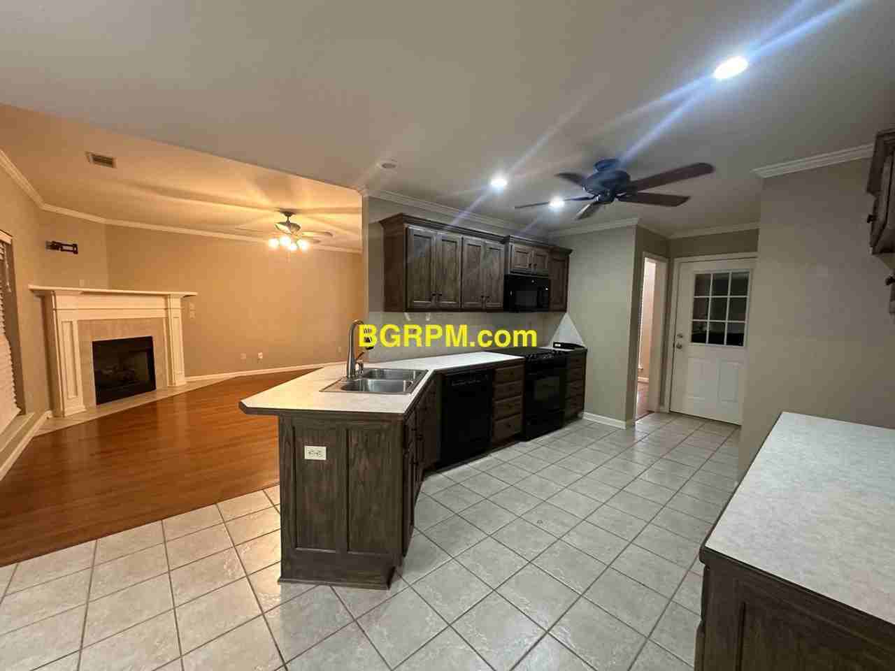3160 Shady Side Dr - Photo 4 of 13