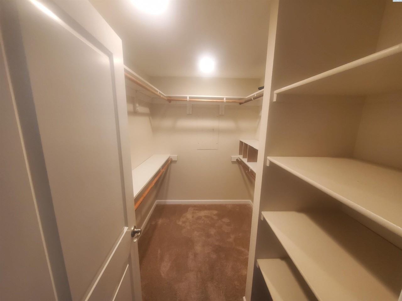 2419 W Grand Ronde Pl #D - Photo 3 of 20