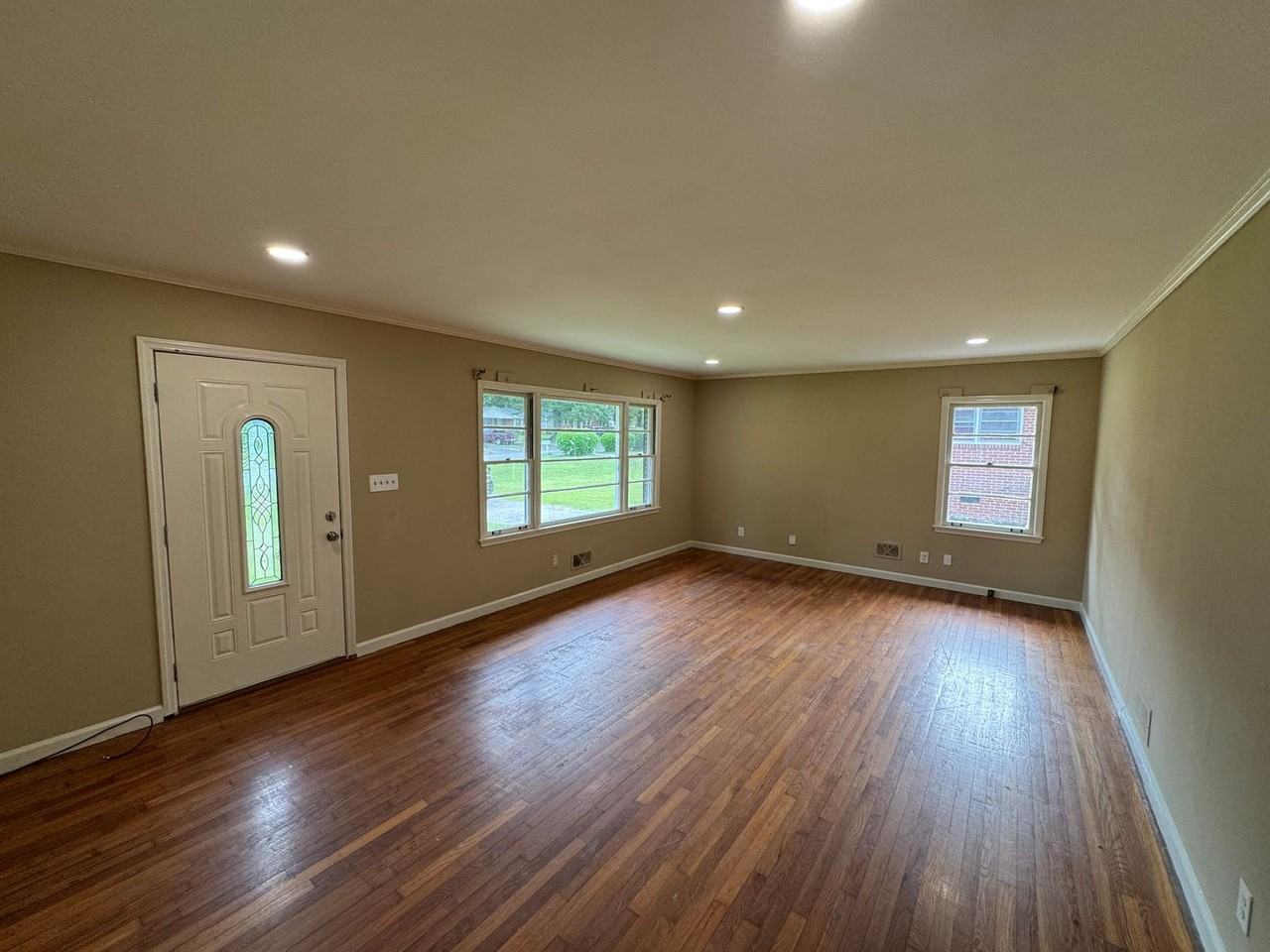 1260 Cherokee Ave - Photo 6 of 10