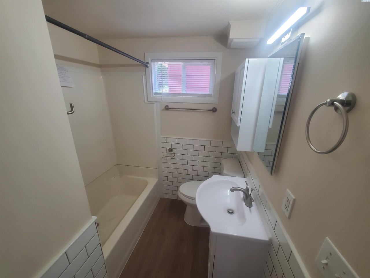 117 N Yost St - Photo 7 of 10