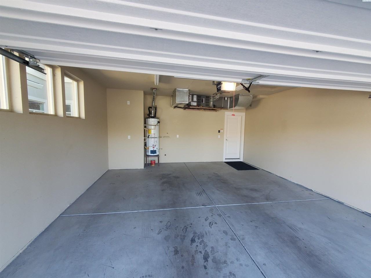 495 Columbia Point Dr - Photo 2 of 27